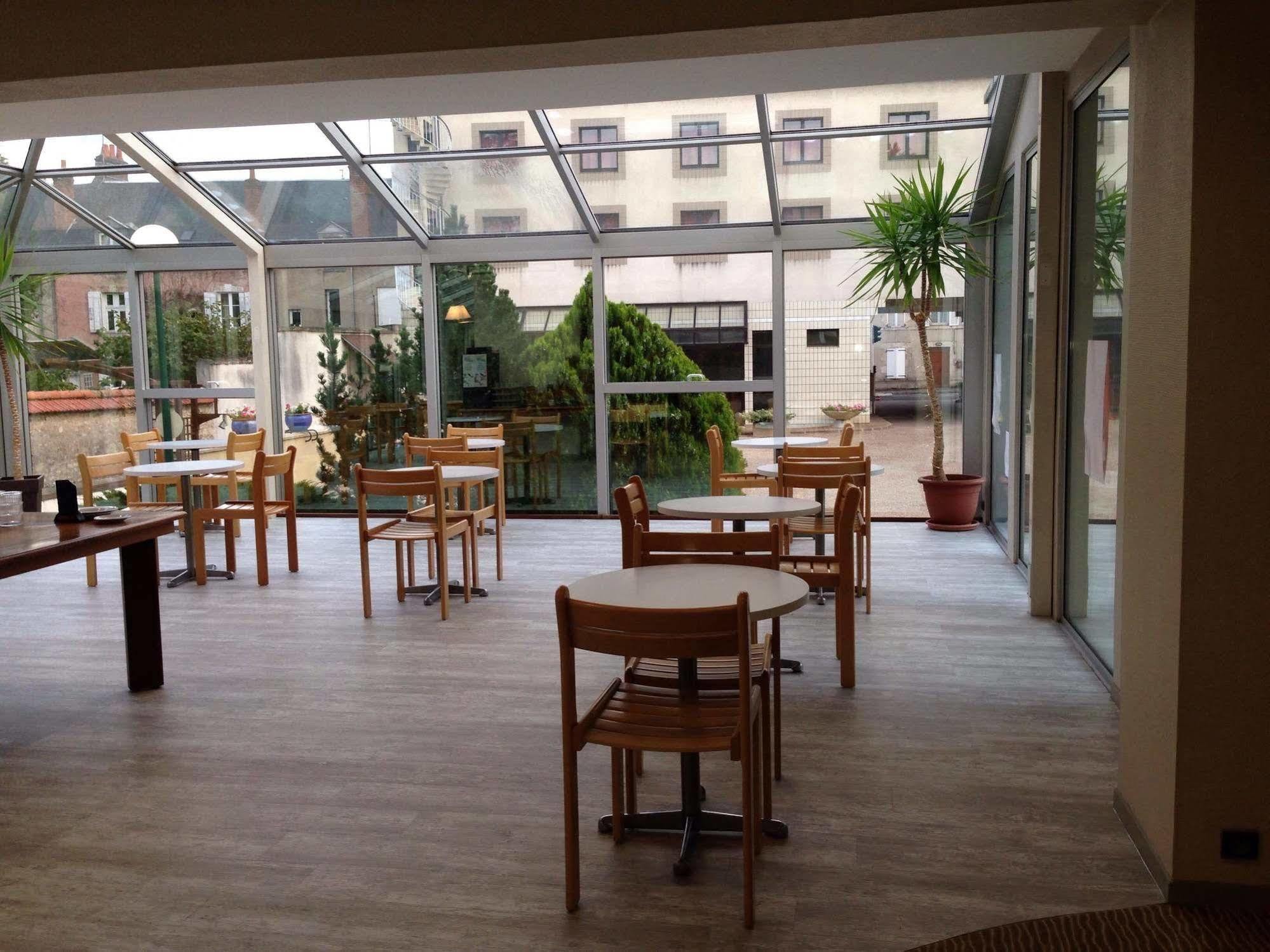 Promotel Saint-Jean-de-Braye Extérieur photo